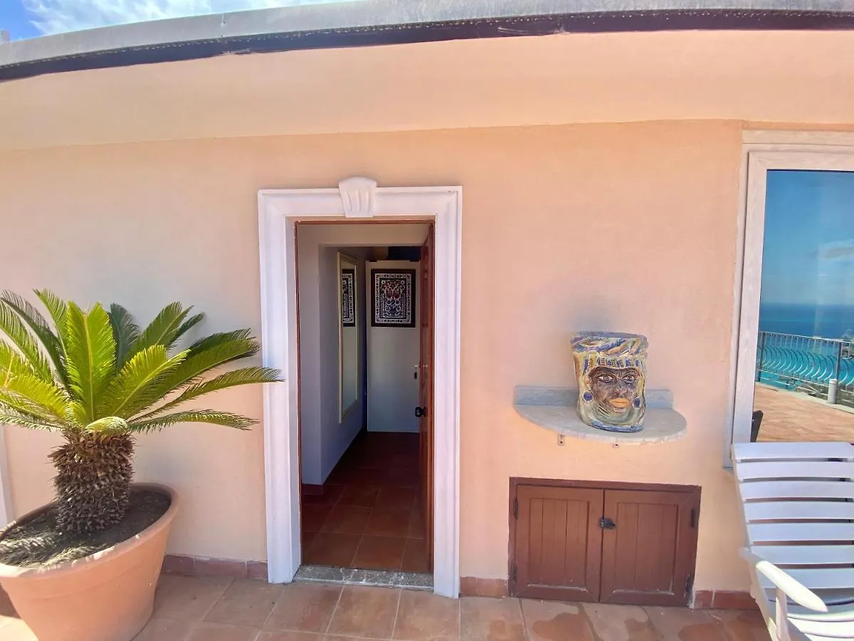 Villa Athena Taormina 2*,  Italy